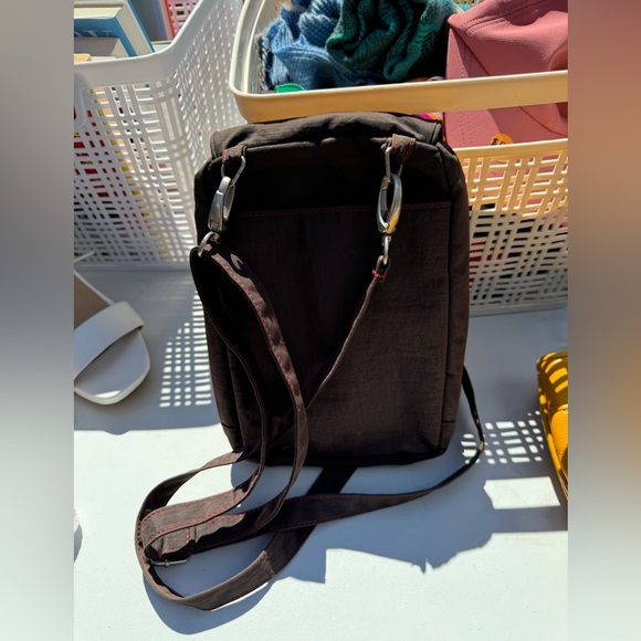 New condition Baggallini purse. Would be great for travel! Never used. - Picture 2 of 4